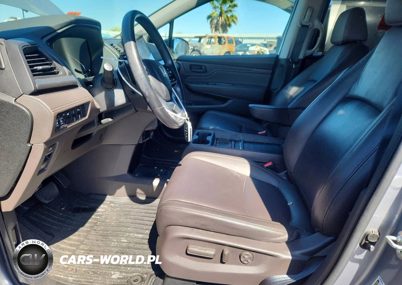 2018 Honda Odyssey Elite VIN:5FNRL6H84JB065013 - 7