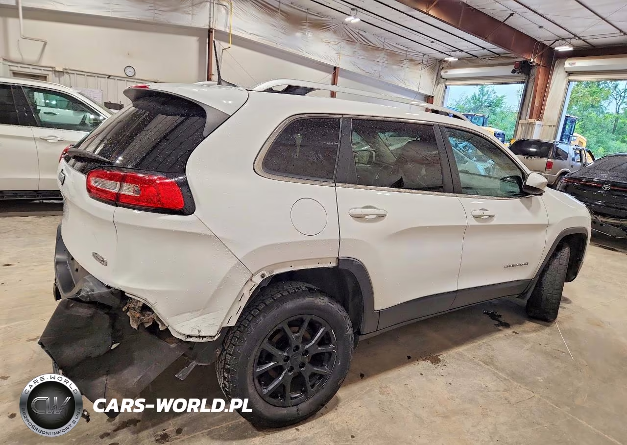 2018 Jeep Cherokee Latitude Plus VIN:1C4PJMLX6JD509144 - 3