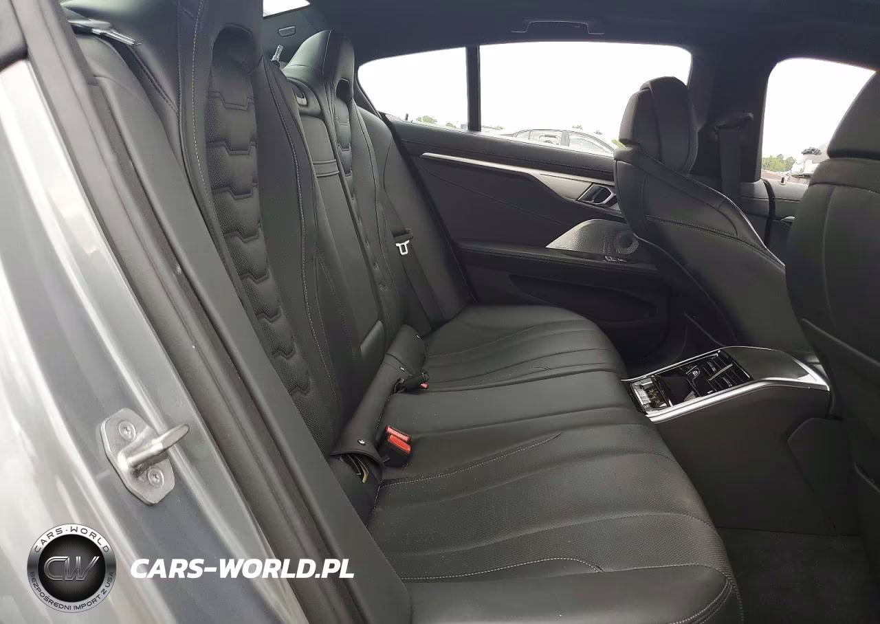 2024 BMW 840Xi VIN:WBAGV4C06RCR59205 - 10