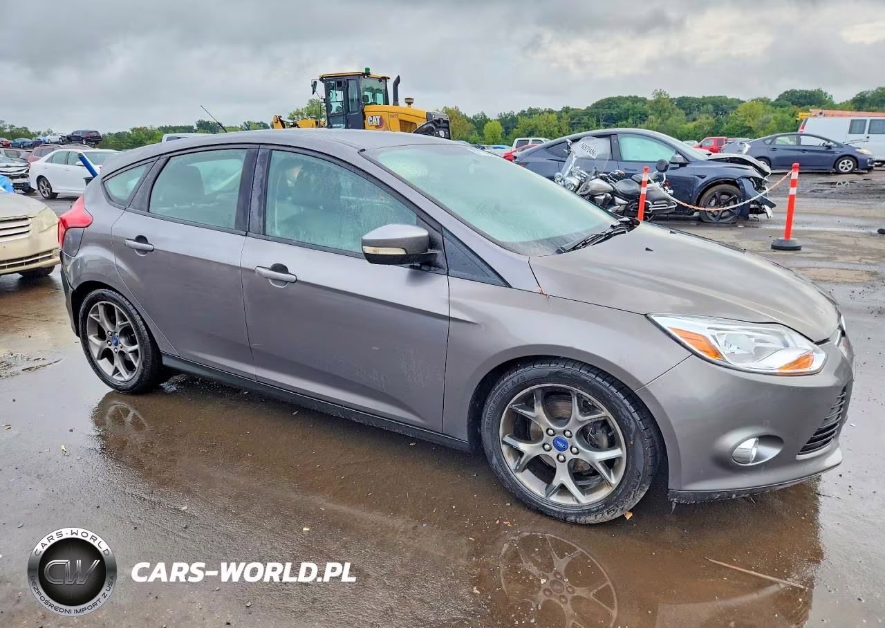 2013 Ford Focus Se VIN:1FADP3K21DL292054 - 4