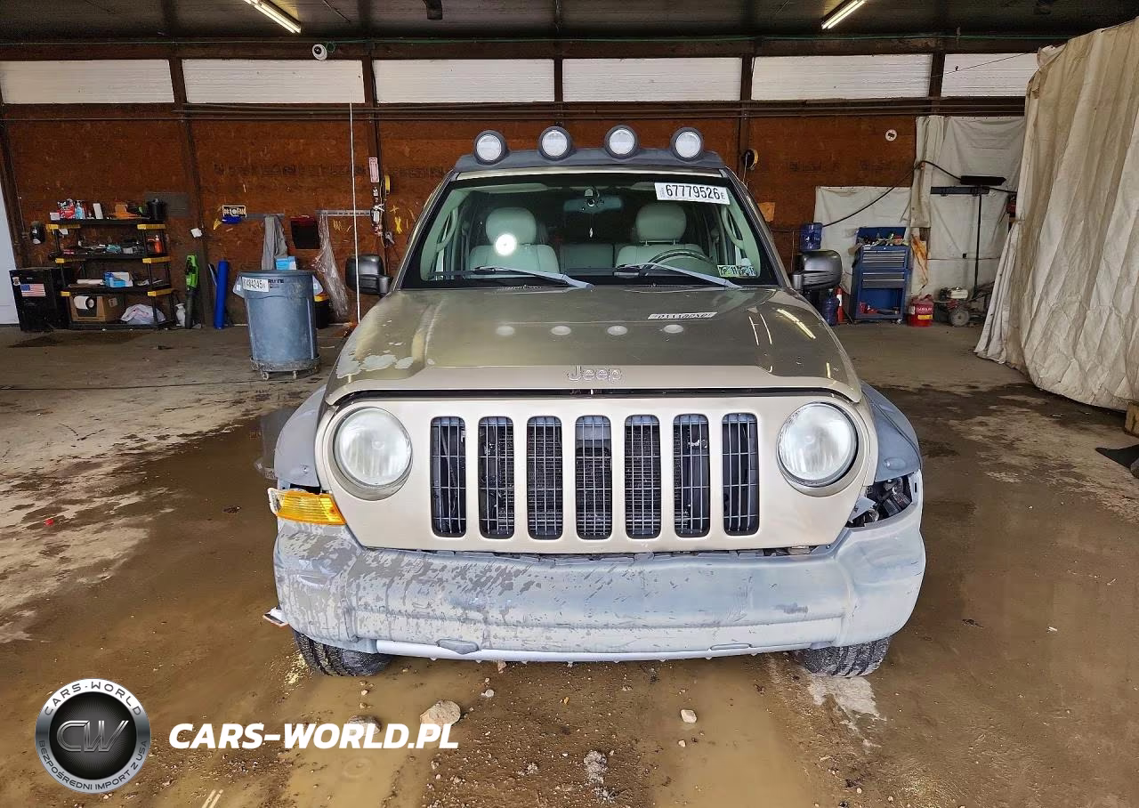 2005 Jeep Liberty Renegade VIN:1J8GL38K95W708533 - 5