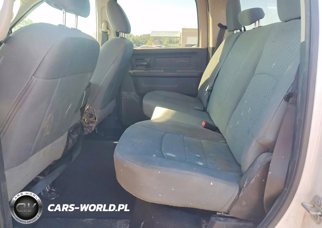 2019 Ram 1500 Classic Tradesman VIN:1C6RR6KG5KS555048 - 10