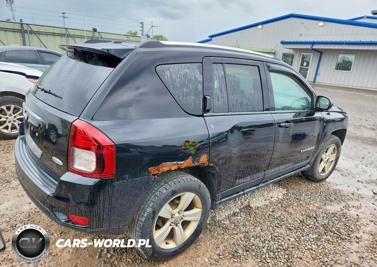 2015 Jeep Compass Latitude VIN:1C4NJDEB3FD145040 - 3