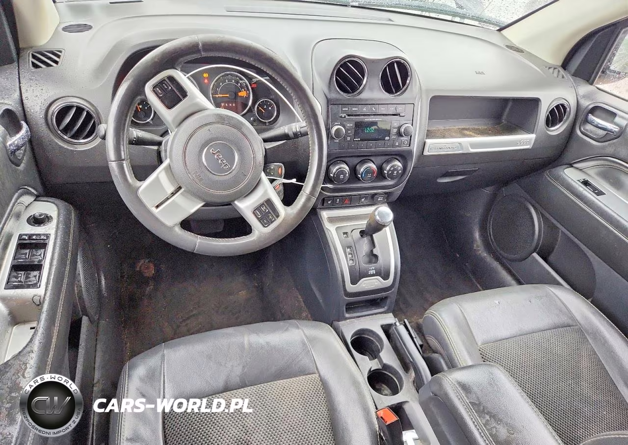 2015 Jeep Compass Latitude VIN:1C4NJDEB3FD145040 - 8