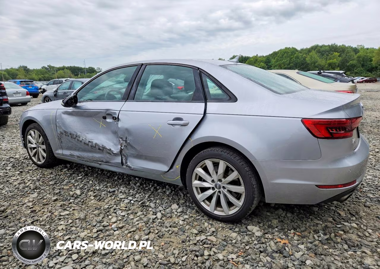2017 Audi A4 Premium VIN:WAUANAF40HN004423 - 2