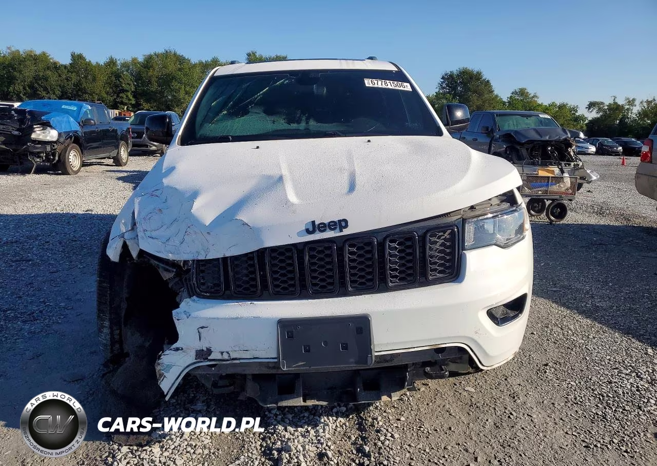 2018 Jeep Grand Cherokee Laredo VIN:1C4RJFAG7JC352673 - 5