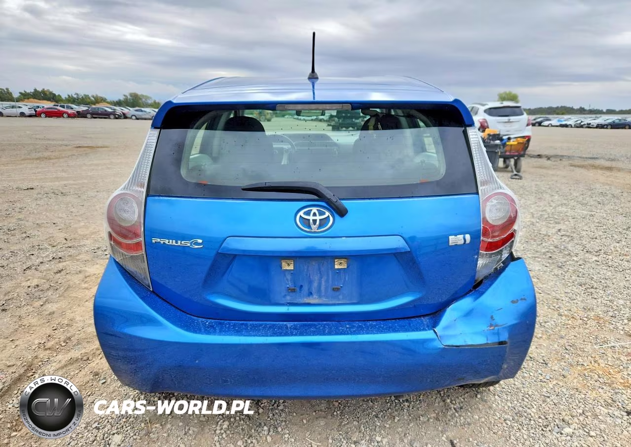 2014 Toyota Prius C One VIN:JTDKDTB36E1570009 - 6