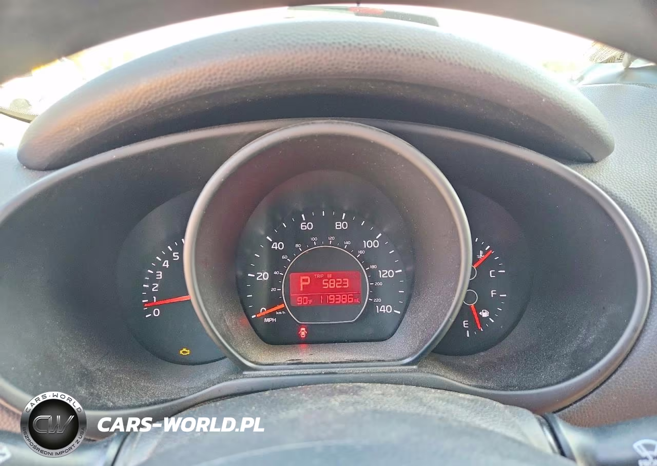 2015 Kia Soul + VIN:KNDJP3A57F7799156 - 9