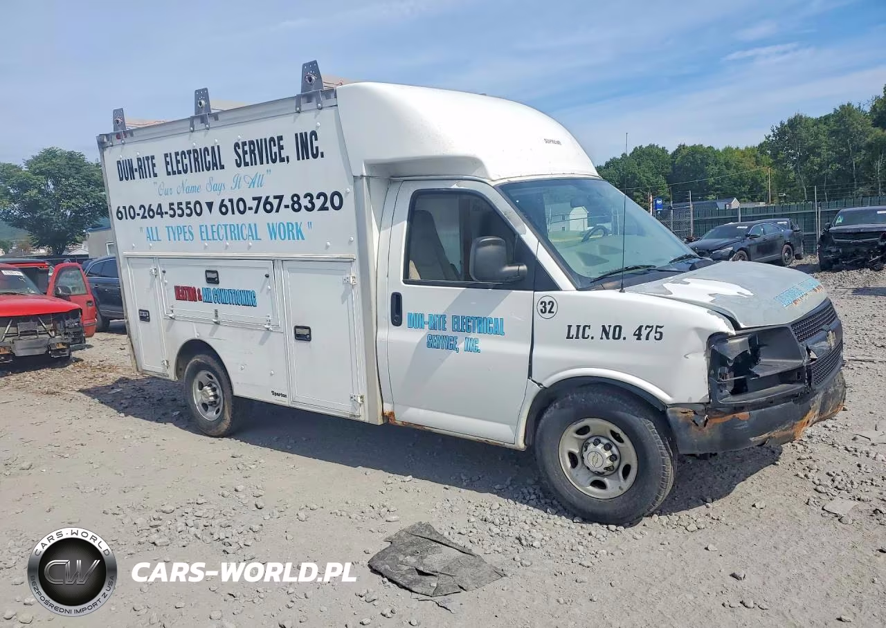 2008 Chevrolet Express G3500 VIN:1GBHG31K181142027 - 4
