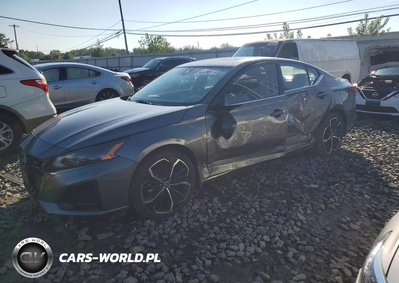 2023 Nissan Altima Sr – zdjęcie 1 z 12