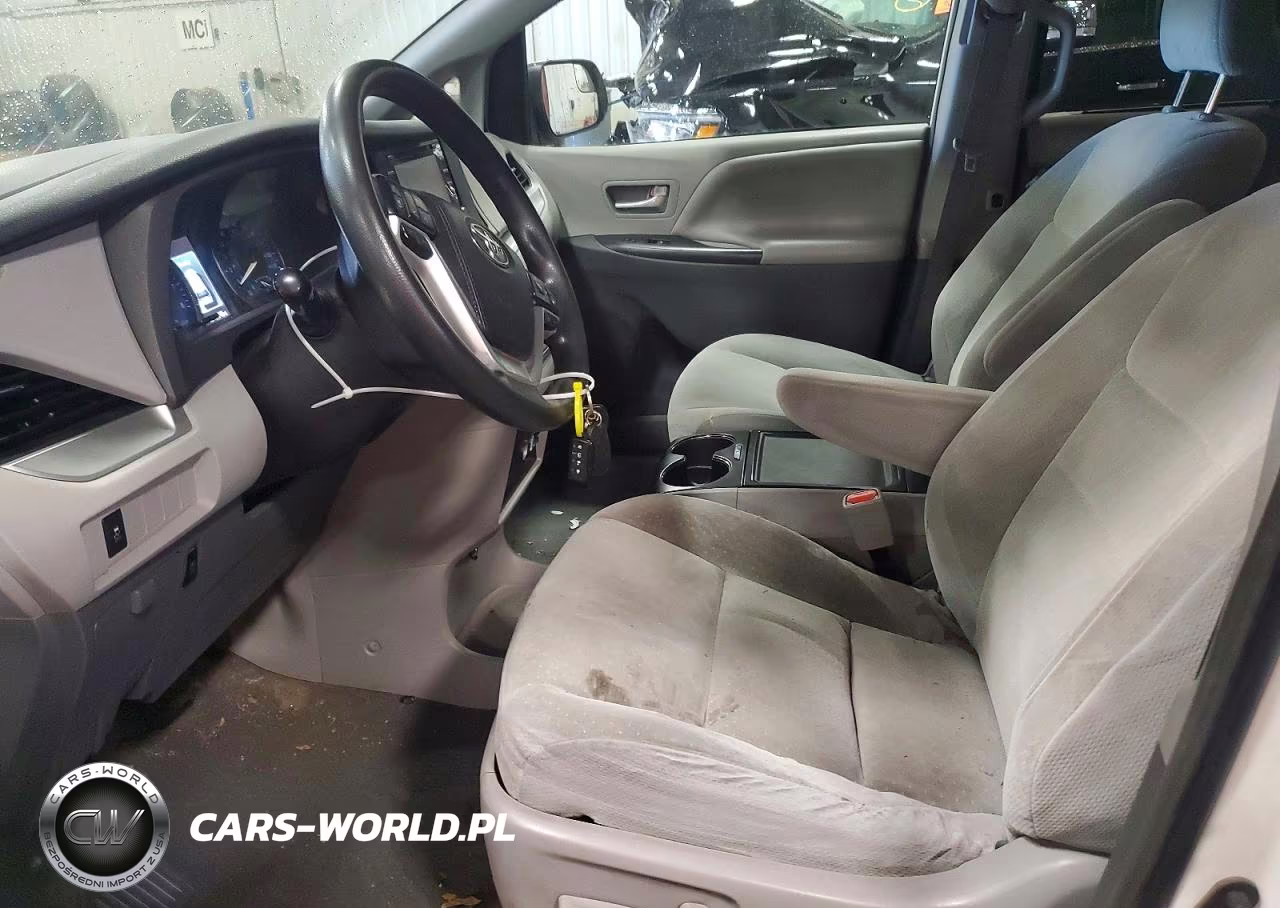 2019 Toyota Sienna Le VIN:5TDJZ3DCXKS226515 - 7