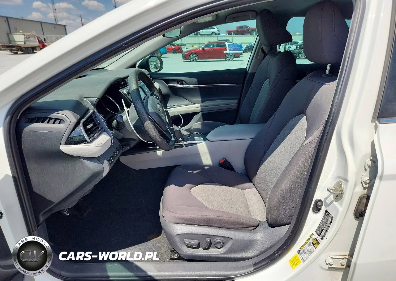 2019 Toyota Camry Le VIN:4T1B11HKXKU291891 - 7
