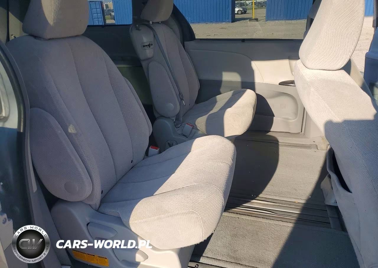 2013 Toyota Sienna Le VIN:5TDKK3DC8DS384508 - 11