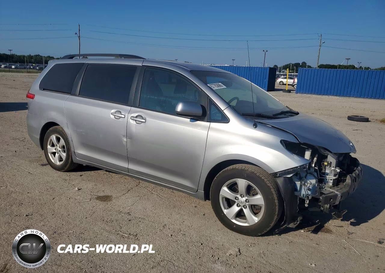 2013 Toyota Sienna Le VIN:5TDKK3DC8DS384508 - 4