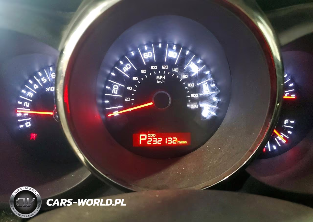 2011 Kia Soul + VIN:KNDJT2A26B7207557 - 9