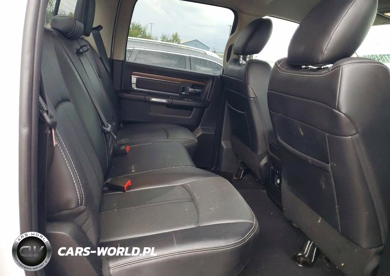 2018 Ram 1500 Laramie VIN:1C6RR7VT2JS220696 - 10