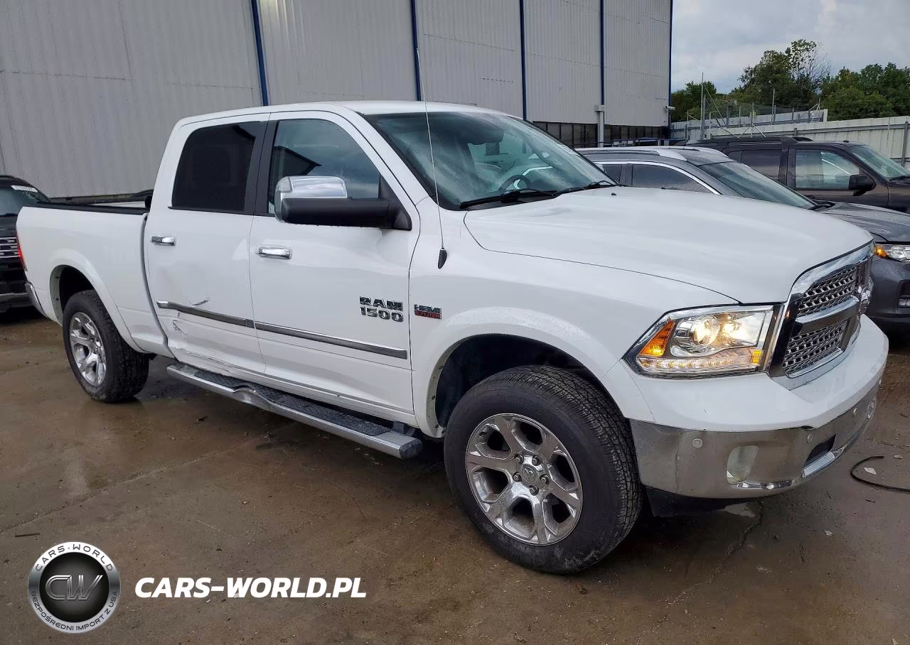 2018 Ram 1500 Laramie VIN:1C6RR7VT2JS220696 - 4