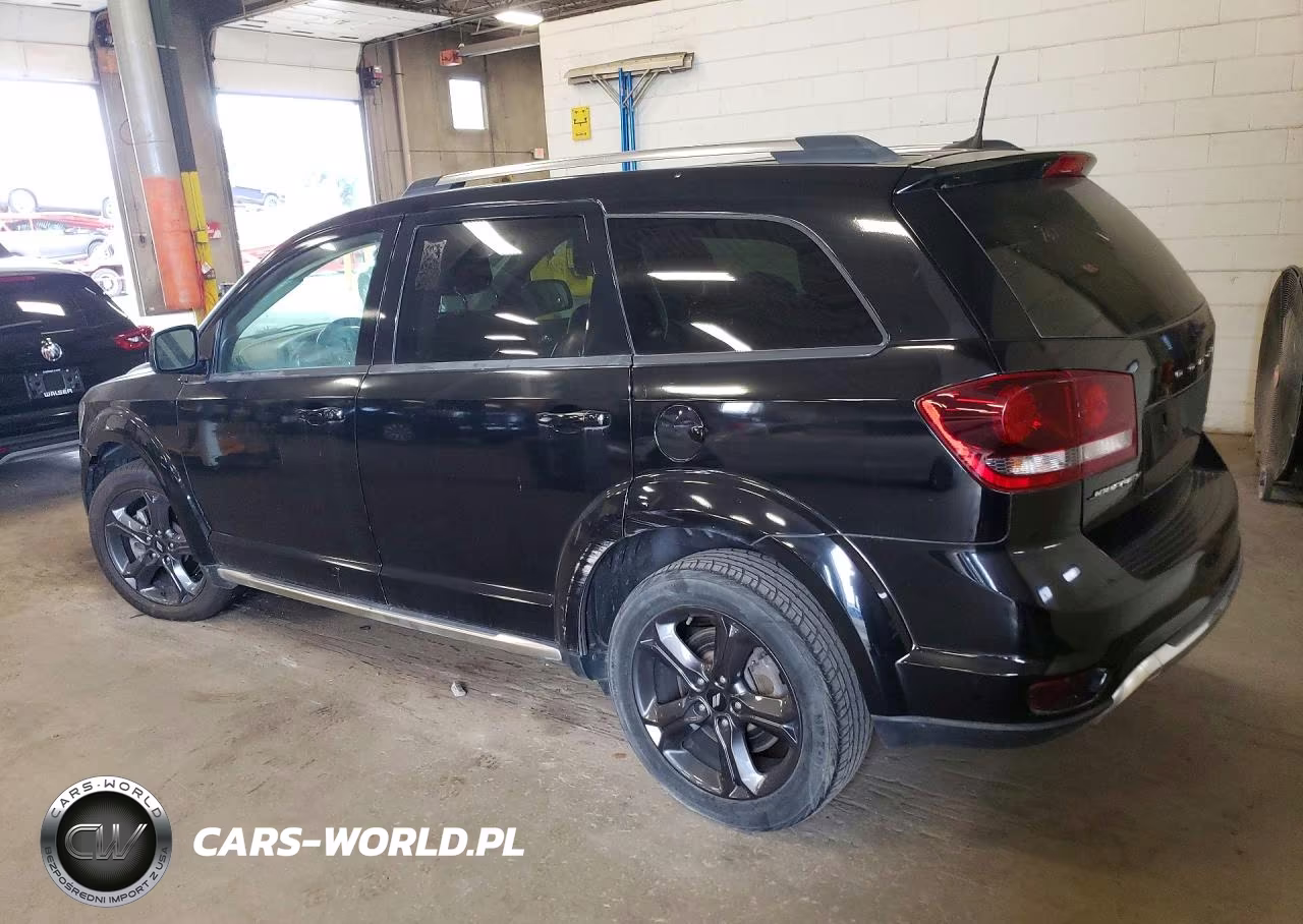 2018 Dodge Journey Crossroad VIN:3C4PDCGG0JT515916 - 2