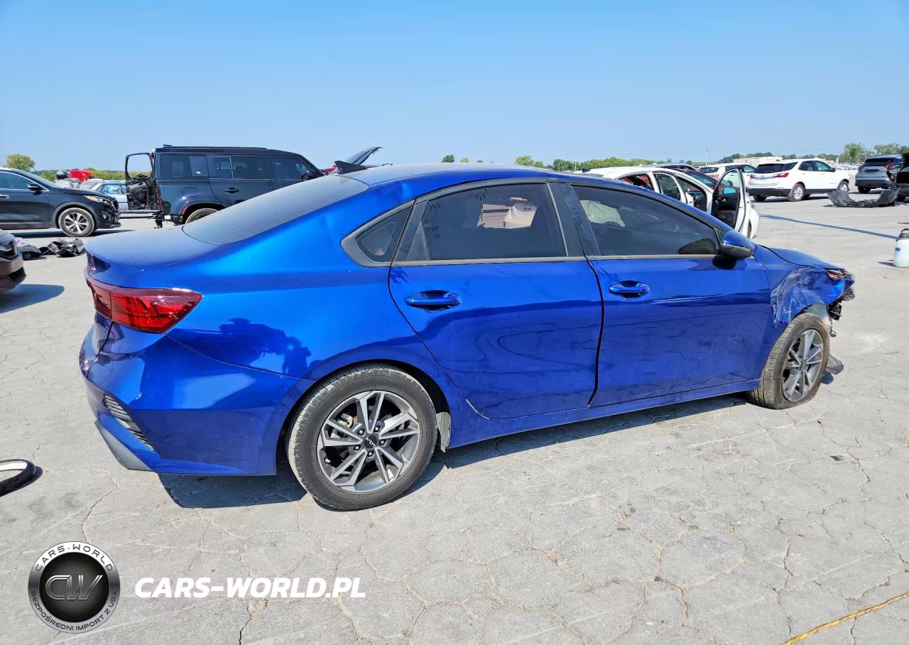 2024 Kia Forte Lxs VIN:3KPF24AD8RE760839 - 3
