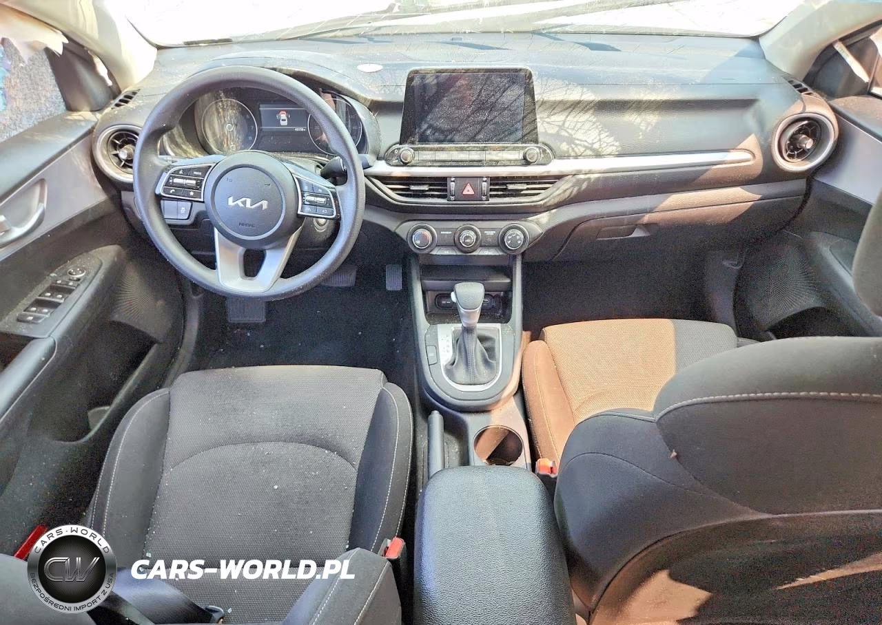 2024 Kia Forte Lxs VIN:3KPF24AD8RE760839 - 8