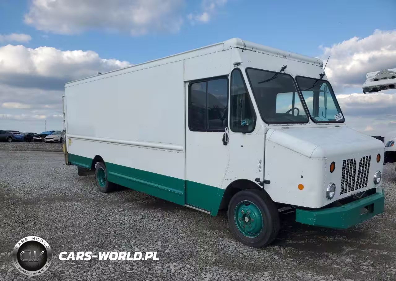 2014 Freightliner Mt 45G Delivery Van
