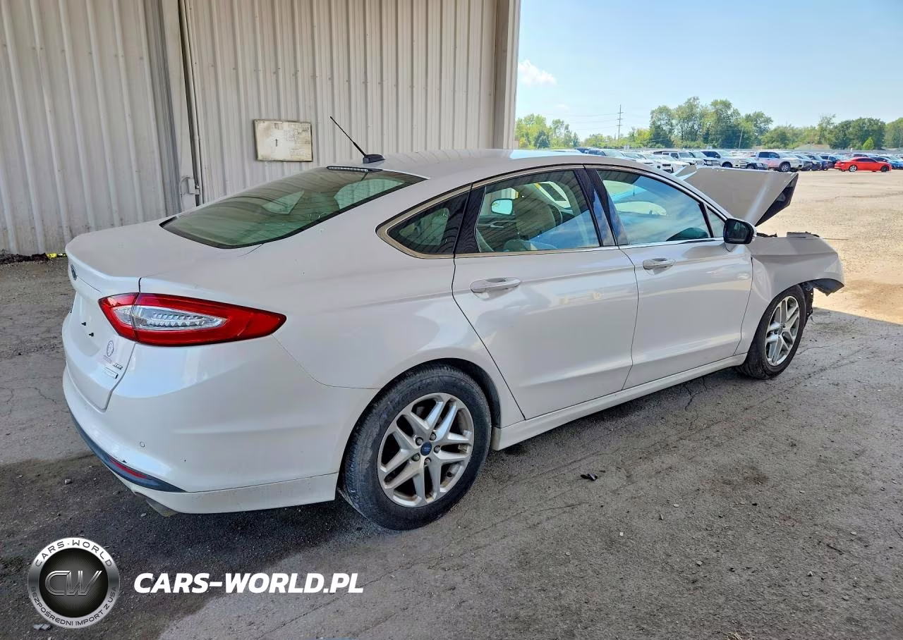 2013 Ford Fusion Se VIN:3FA6P0HR5DR183111 - 3