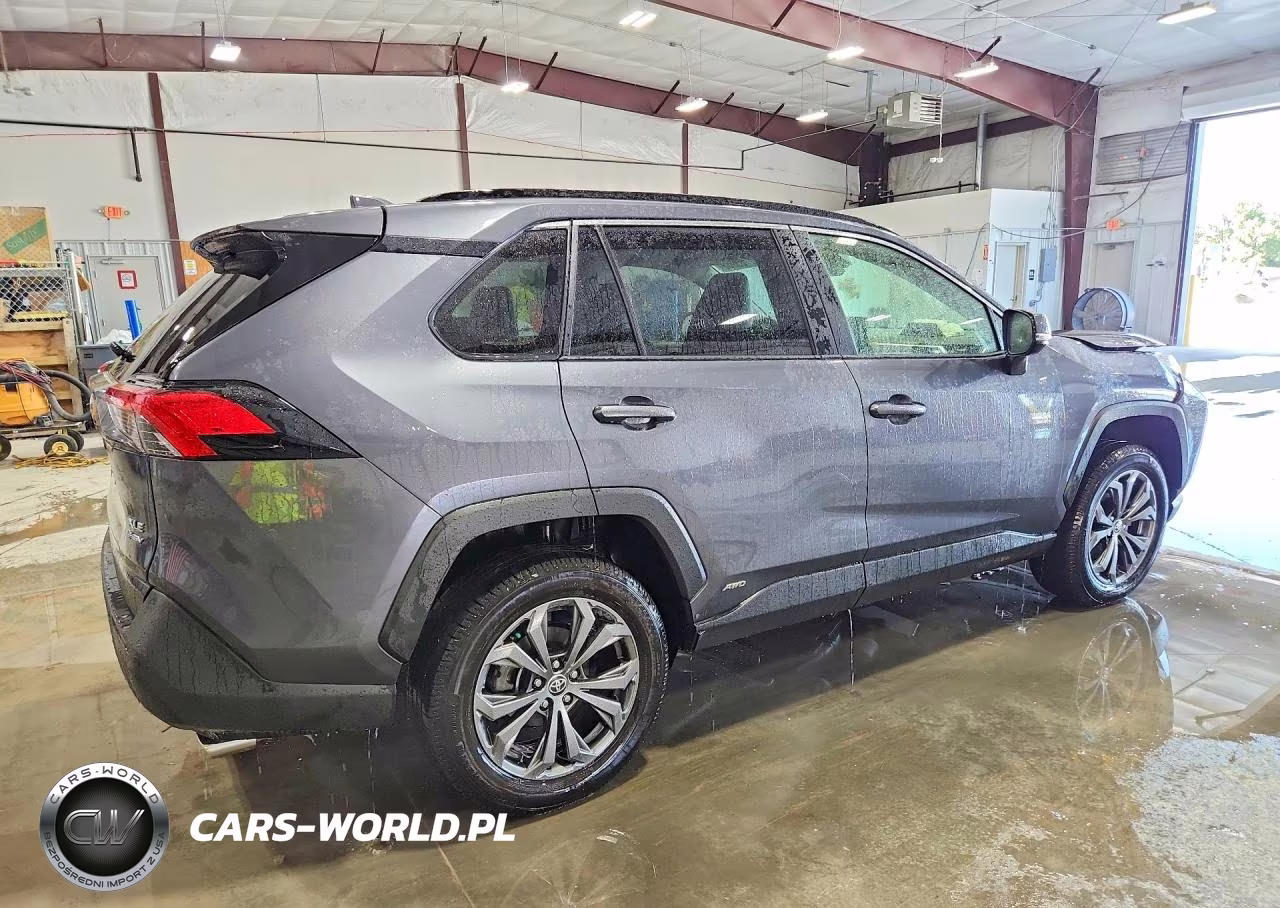 2025 Toyota Rav4 Xle Premium VIN:JTMB6RFV7SD156417 - 3