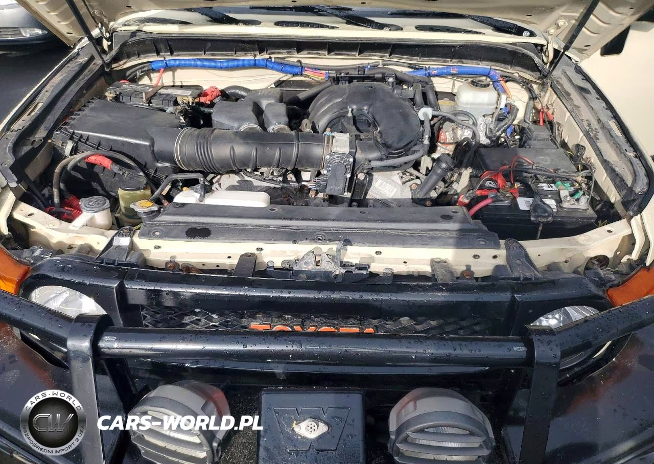 2010 Toyota Fj Cruiser Base VIN:JTEBU4BF2AK071708 - 11