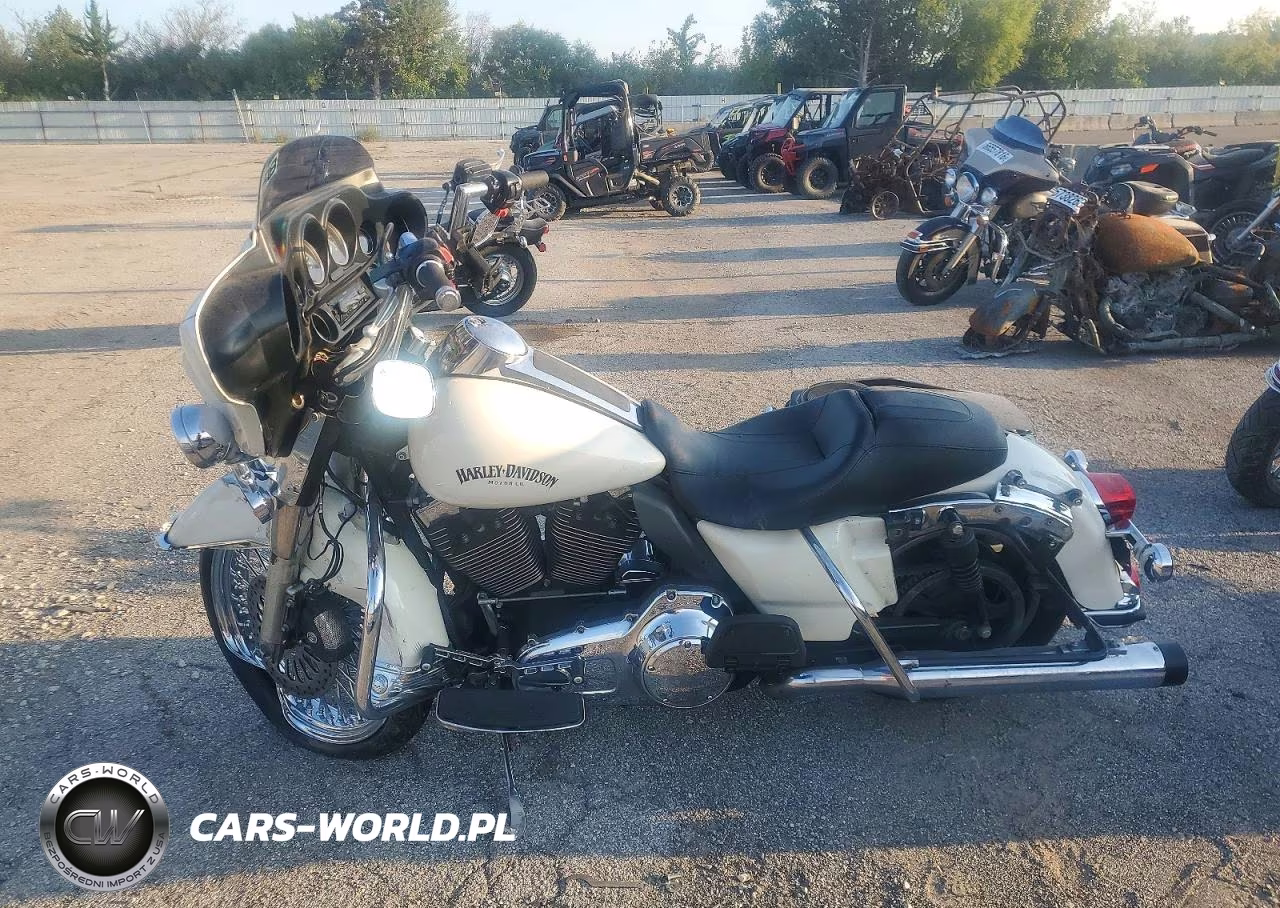 2012 Harley-Davidson Flhtp Police Electra Glide VIN:1HD1FMM19CB645993 - 3