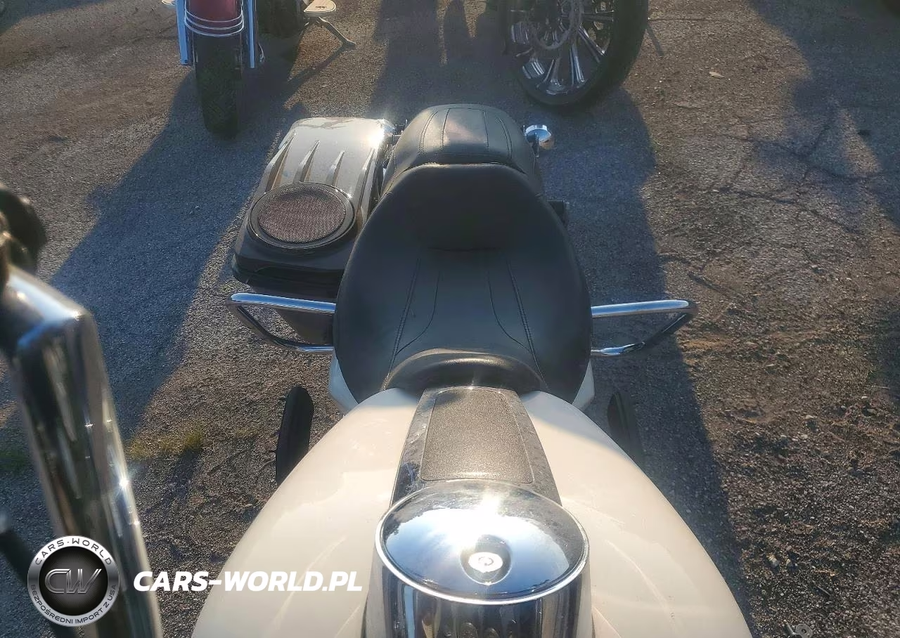 2012 Harley-Davidson Flhtp Police Electra Glide VIN:1HD1FMM19CB645993 - 5
