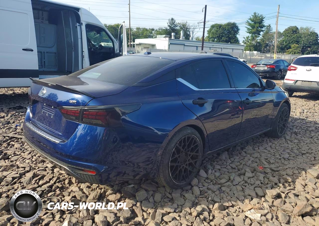 2019 Nissan Altima Sr VIN:1N4BL4CV7KC137796 - 3