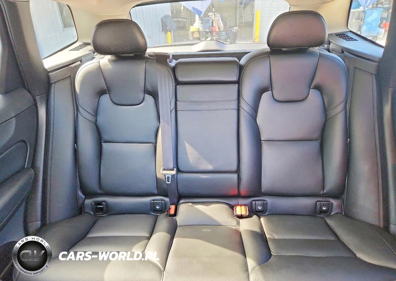 2018 Volvo Xc60 T5 Momentum VIN:YV4102RK6J1021433 - 10