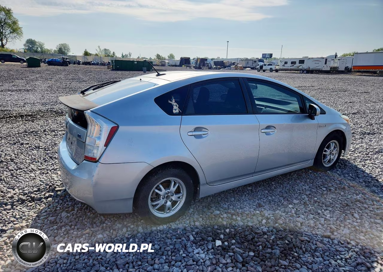 2011 Toyota Prius Two VIN:JTDKN3DUXB5316164 - 3