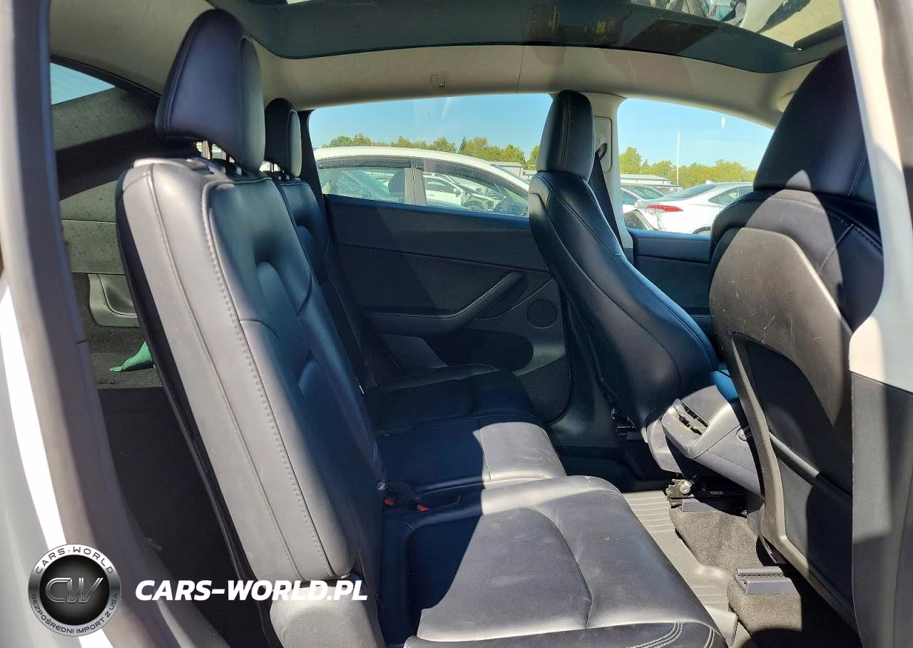 2025 Tesla Model Y VIN:7SAYGAEE0SF249043 - 10