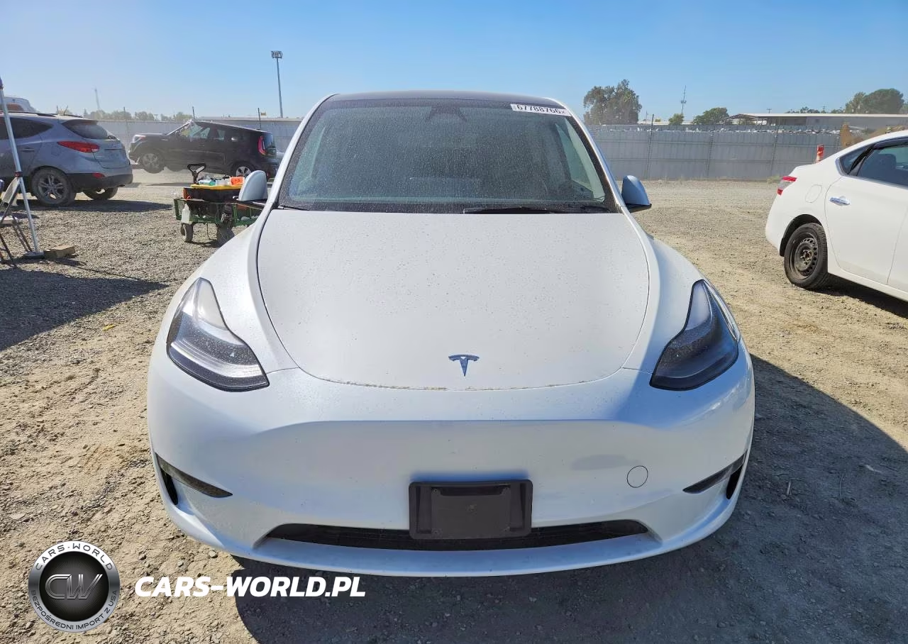 2025 Tesla Model Y VIN:7SAYGAEE0SF249043 - 5