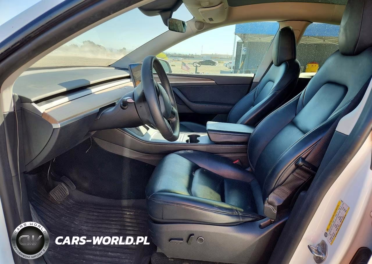 2025 Tesla Model Y VIN:7SAYGAEE0SF249043 - 7