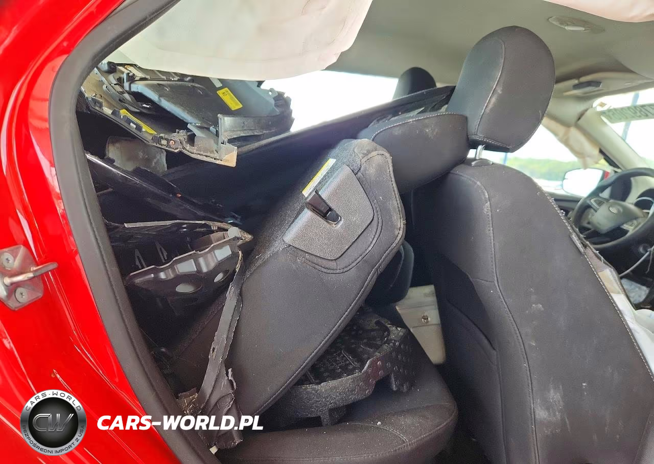 2017 Ford Focus Se VIN:1FADP3F21HL258941 - 10