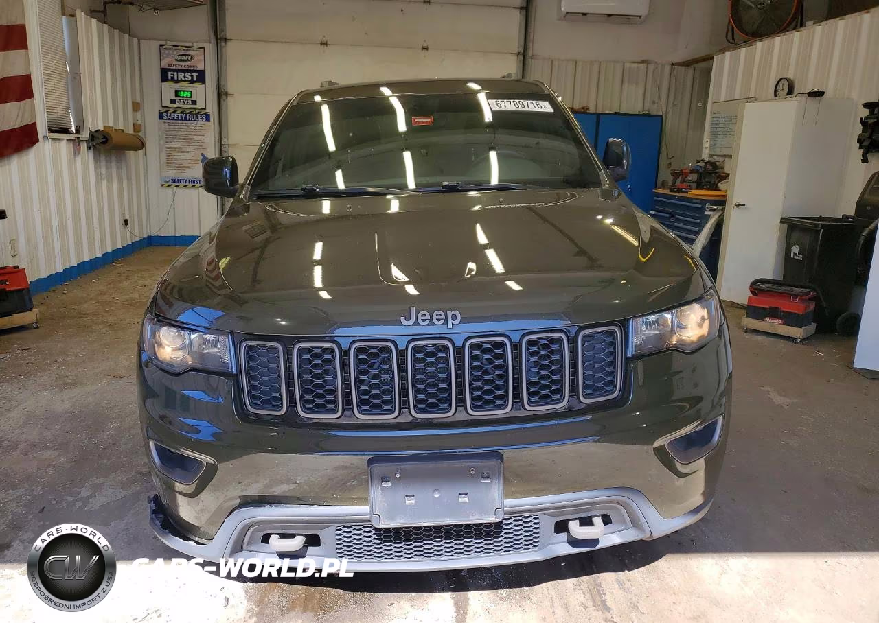 2017 Jeep Grand Cherokee Laredo VIN:1C4RJFAG8HC676158 - 5