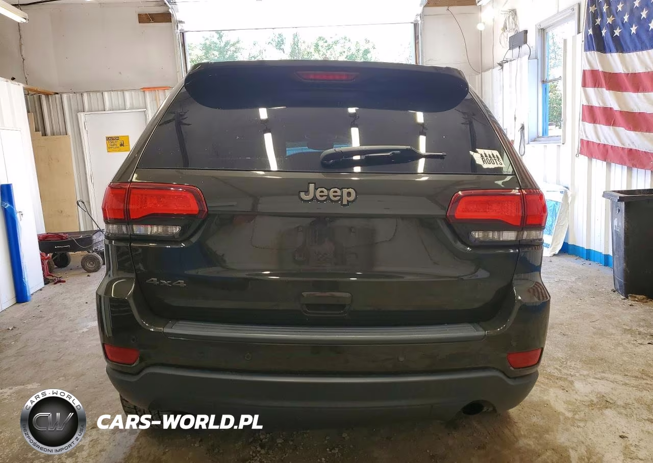 2017 Jeep Grand Cherokee Laredo VIN:1C4RJFAG8HC676158 - 6