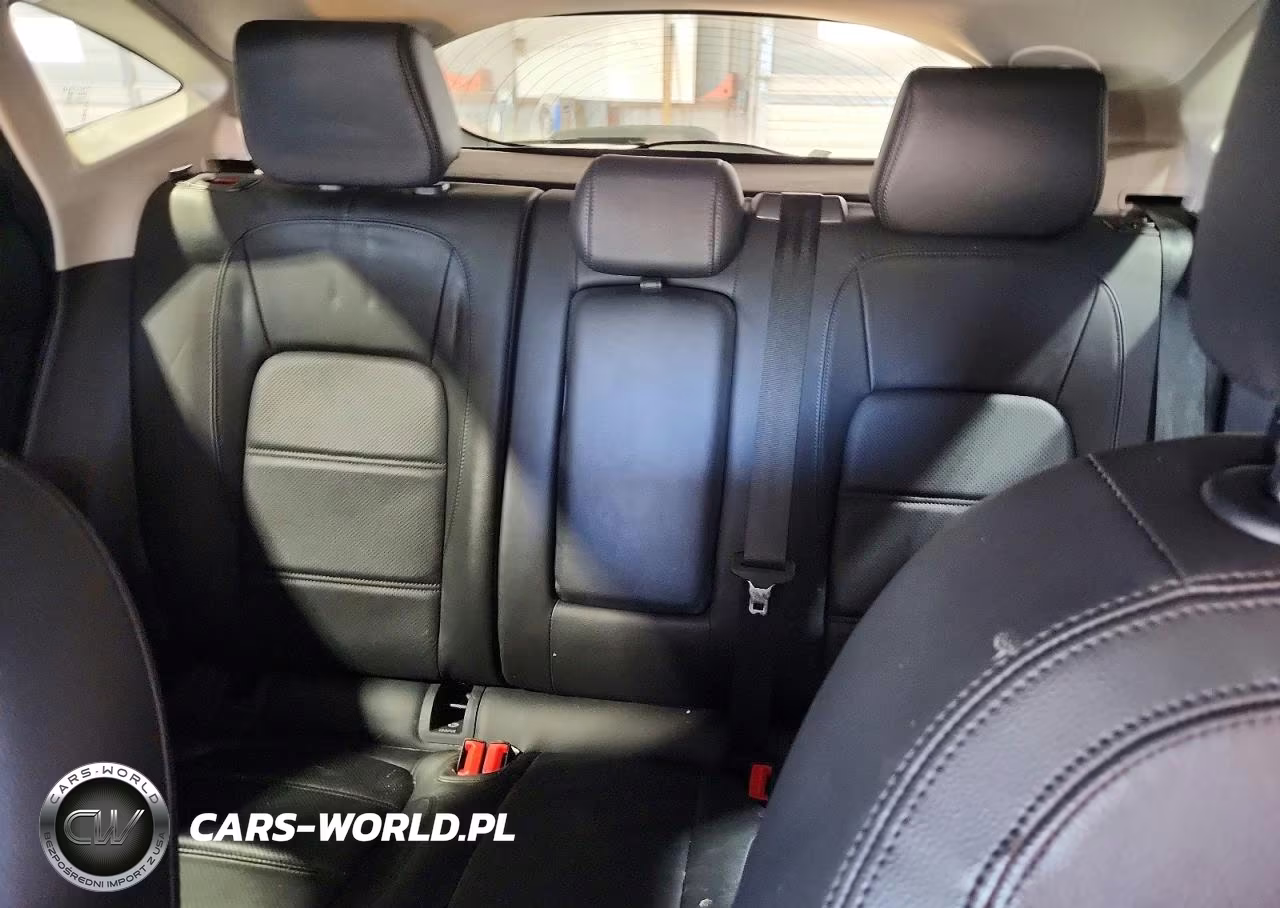 2018 Jaguar E-Pace S VIN:SADFJ2FX9J1Z15632 - 10