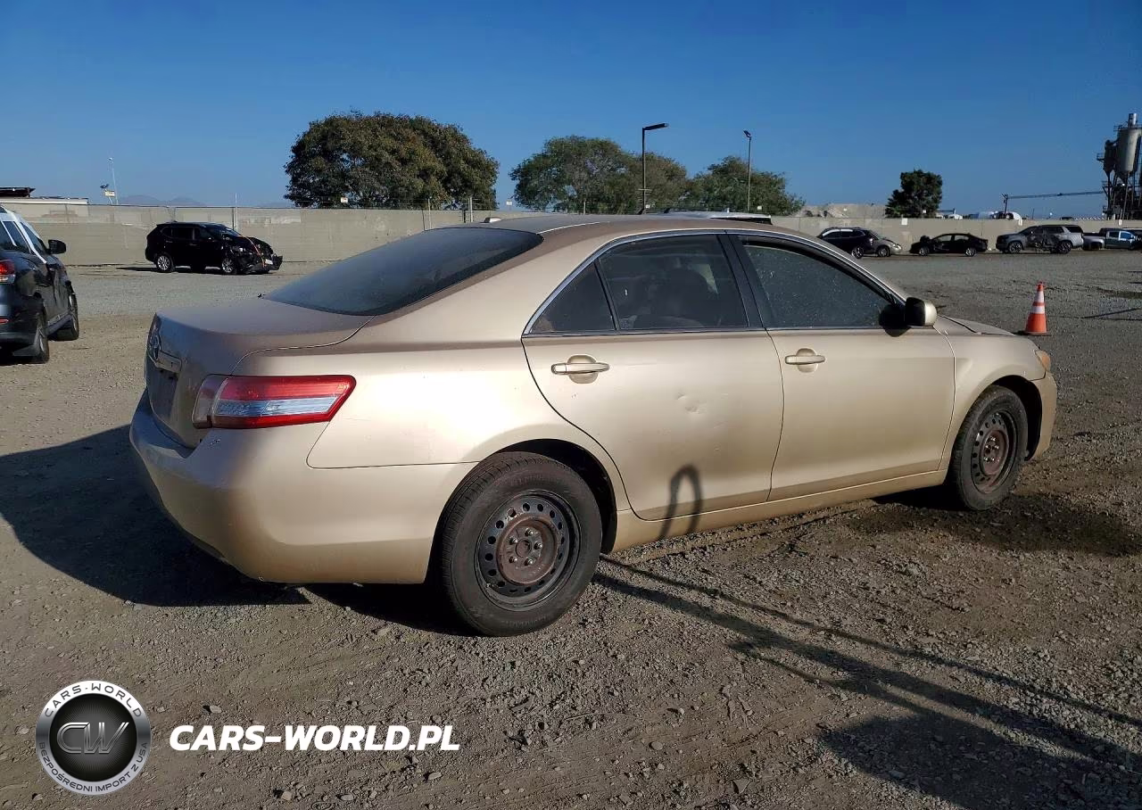 2011 Toyota Camry Le VIN:4T1BF3EK8BU132031 - 3