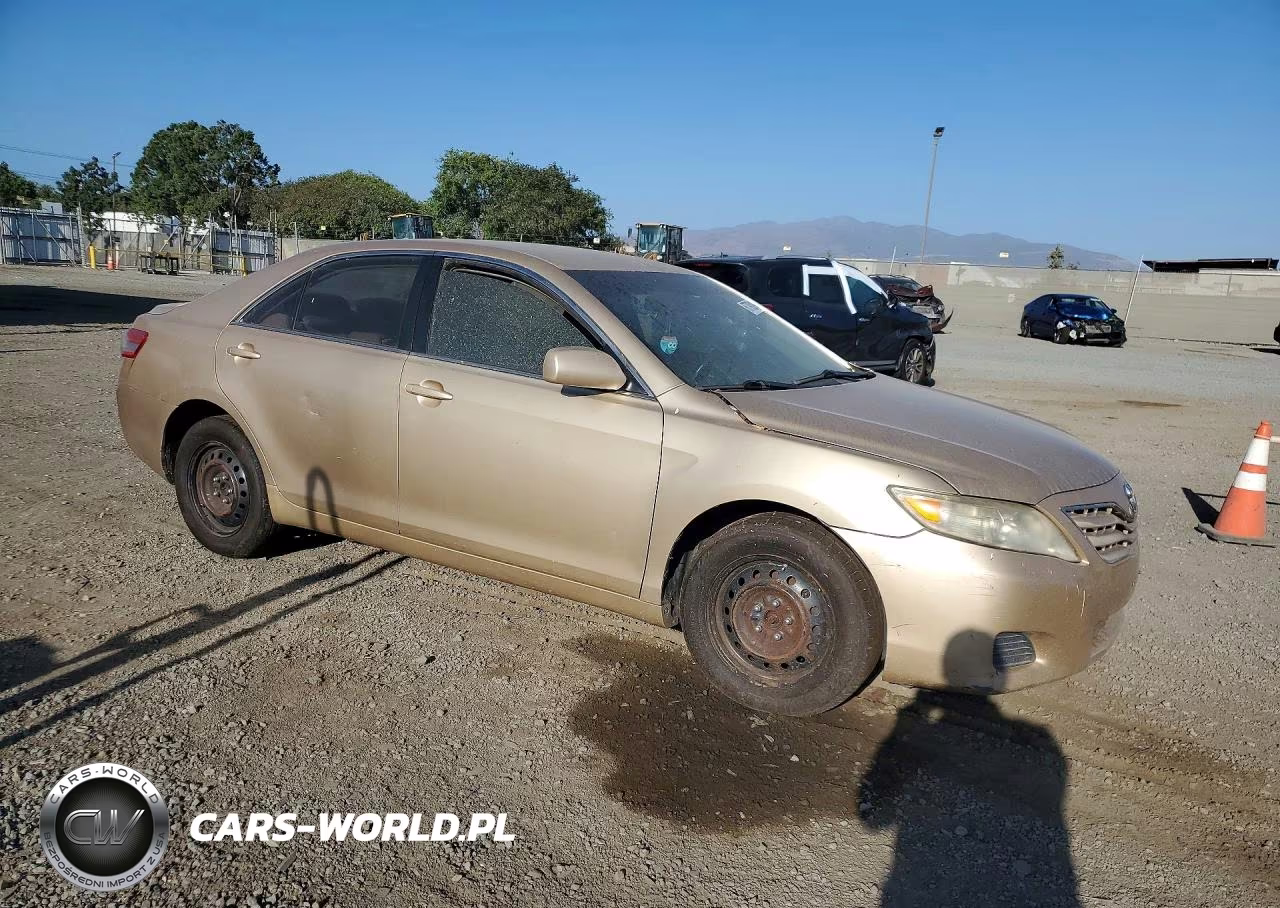 2011 Toyota Camry Le VIN:4T1BF3EK8BU132031 - 4