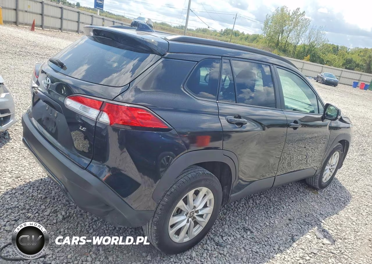 2022 Toyota Corolla Cross Le VIN:7MUCAAAG2NV008672 - 3