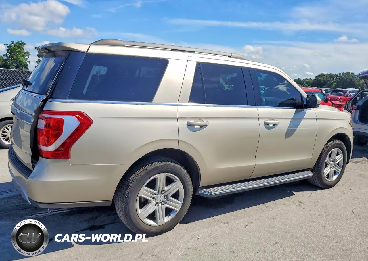 2018 Ford Expedition Xlt VIN:1FMJU1JT5JEA14841 - 3