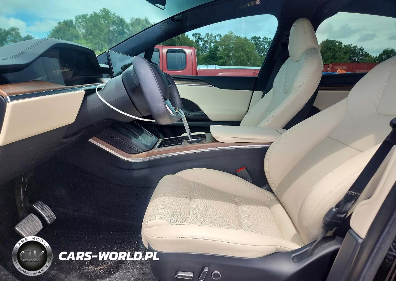 2022 Tesla Model X VIN:7SAXCBE59NF361244 - 7