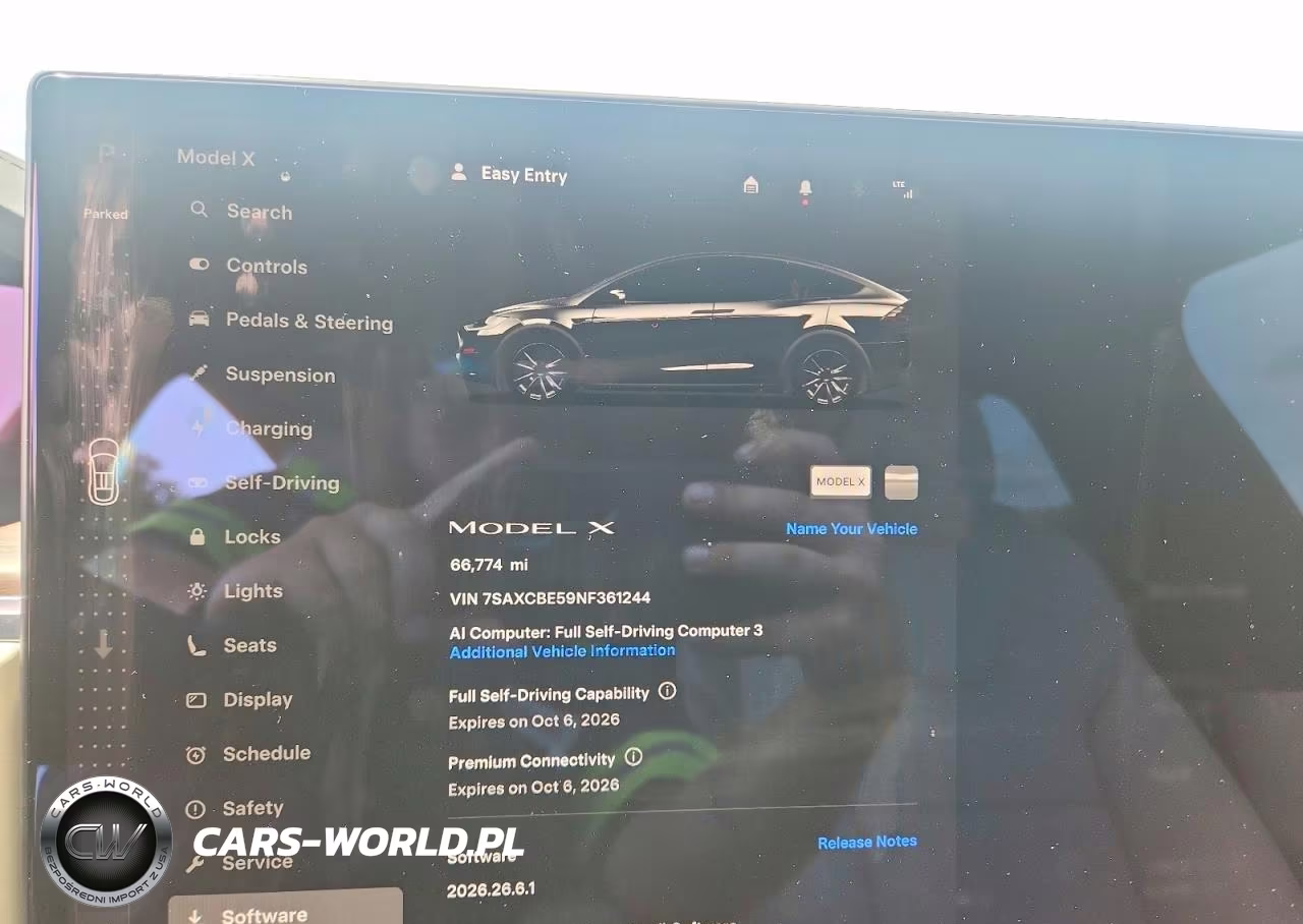 2022 Tesla Model X VIN:7SAXCBE59NF361244 - 9