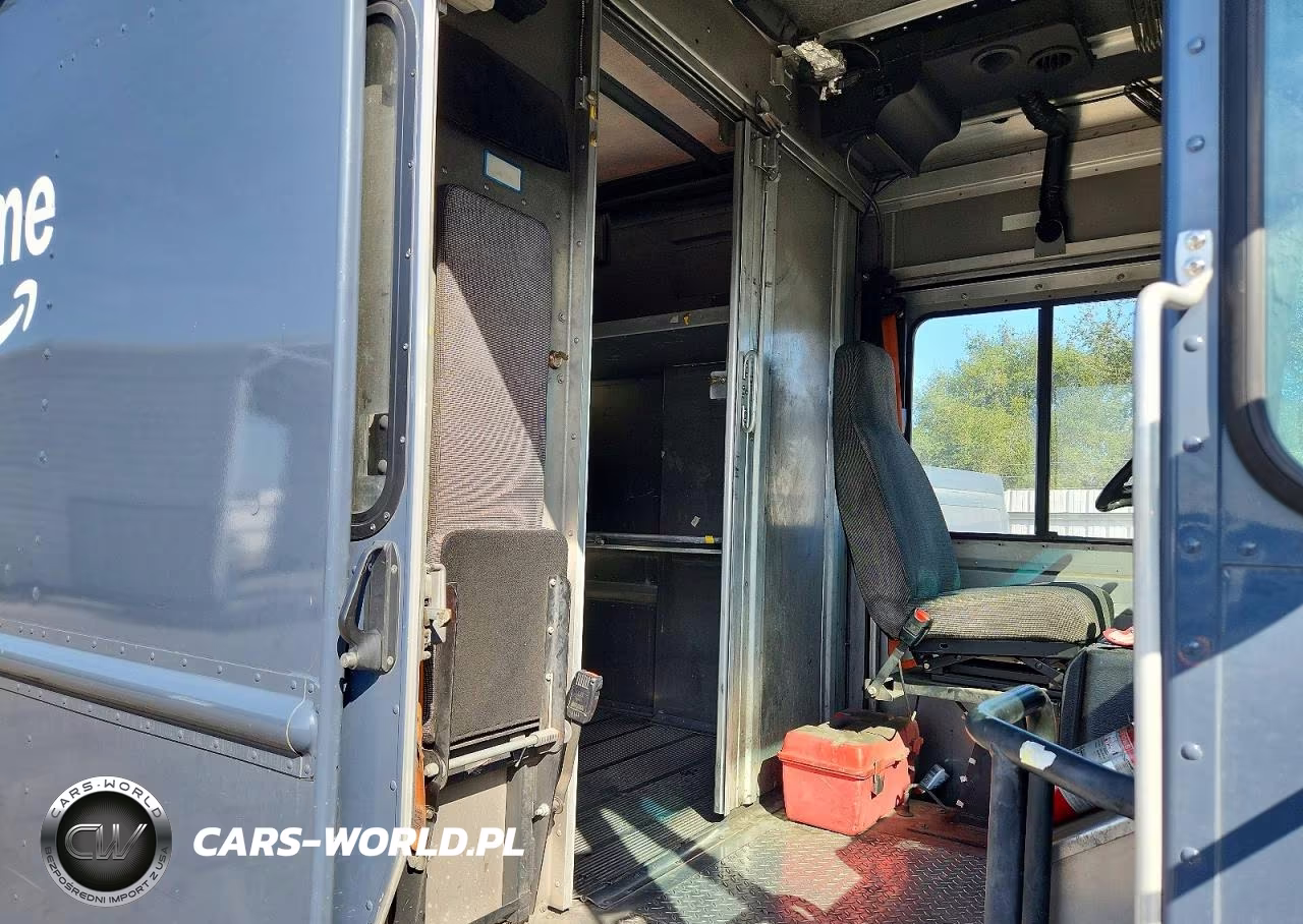 2020 Freightliner Mt45G Chassis Delivery Truck VIN:4UZAC2EA7LCMH7740 - 11