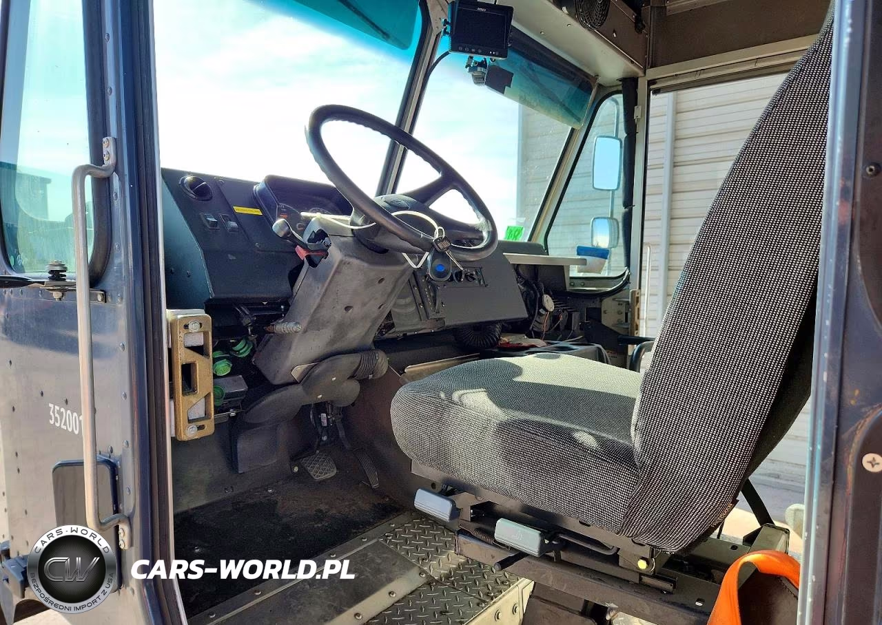 2020 Freightliner Mt45G Chassis Delivery Truck VIN:4UZAC2EA7LCMH7740 - 8