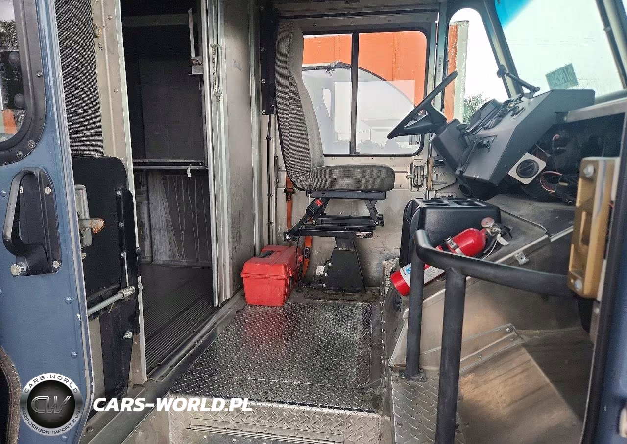2020 Freightliner Mt45G Chassis Delivery Truck VIN:4UZAC2EA3LCMH7752 - 11