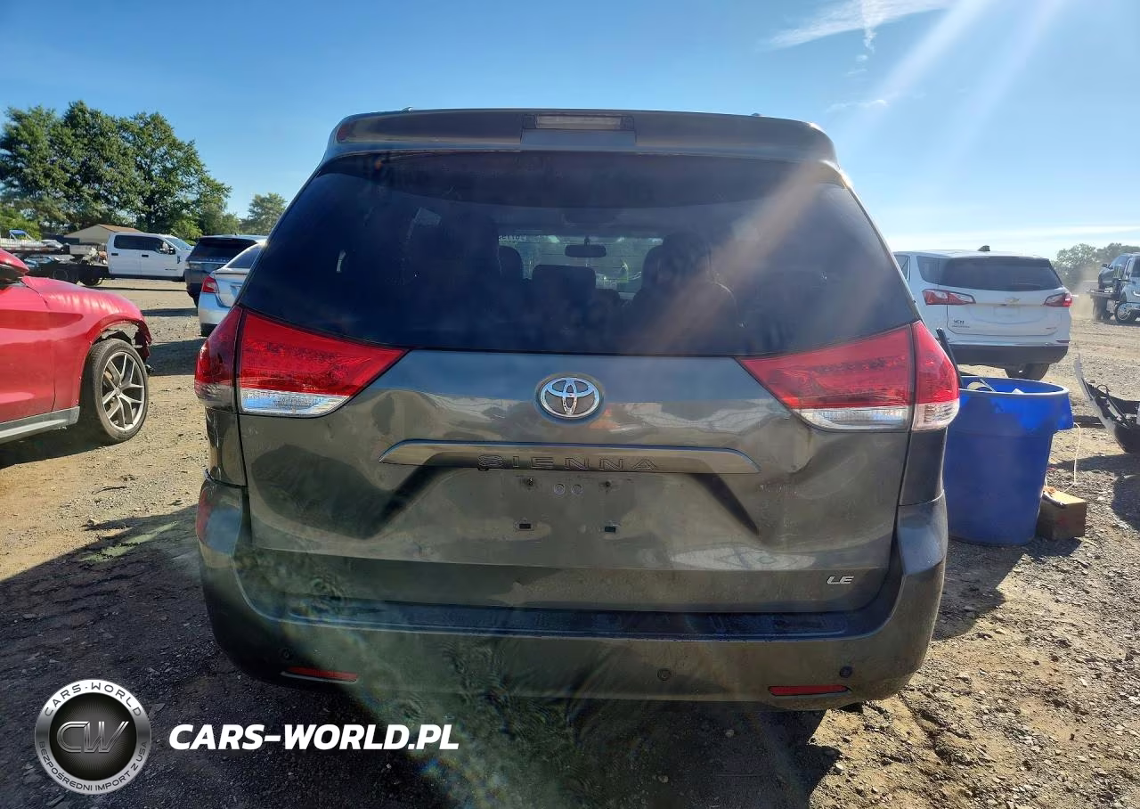 2013 Toyota Sienna Le VIN:5TDKK3DC9DS298916 - 6